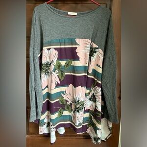 ODDY Plus Gray and Pink Floral Tunic